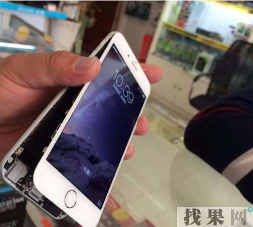 蘋果手機進水屏幕有水印怎么辦？武漢蘋果維修點教你大招！