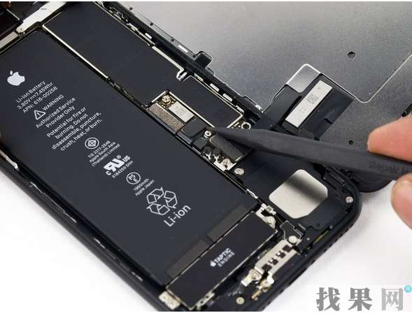 蘋果手機進水屏幕有水印怎么辦？武漢蘋果維修點教你大招！