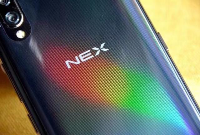 4998元的vivo NEX是否值得購買？網友的吐槽言必有中