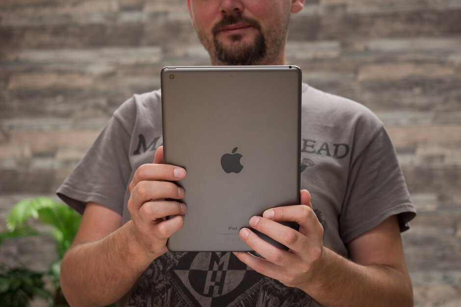 新款10.8英寸iPad和8.5英寸iPad Mini將配備20W內(nèi)盒充電器