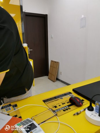 深圳羅湖區蘋果維修點:慕百霖-深圳店服務周到